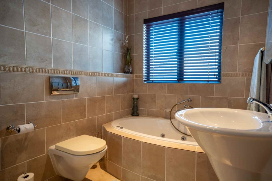 4 Bedroom Property for Sale in Croydon Western Cape
